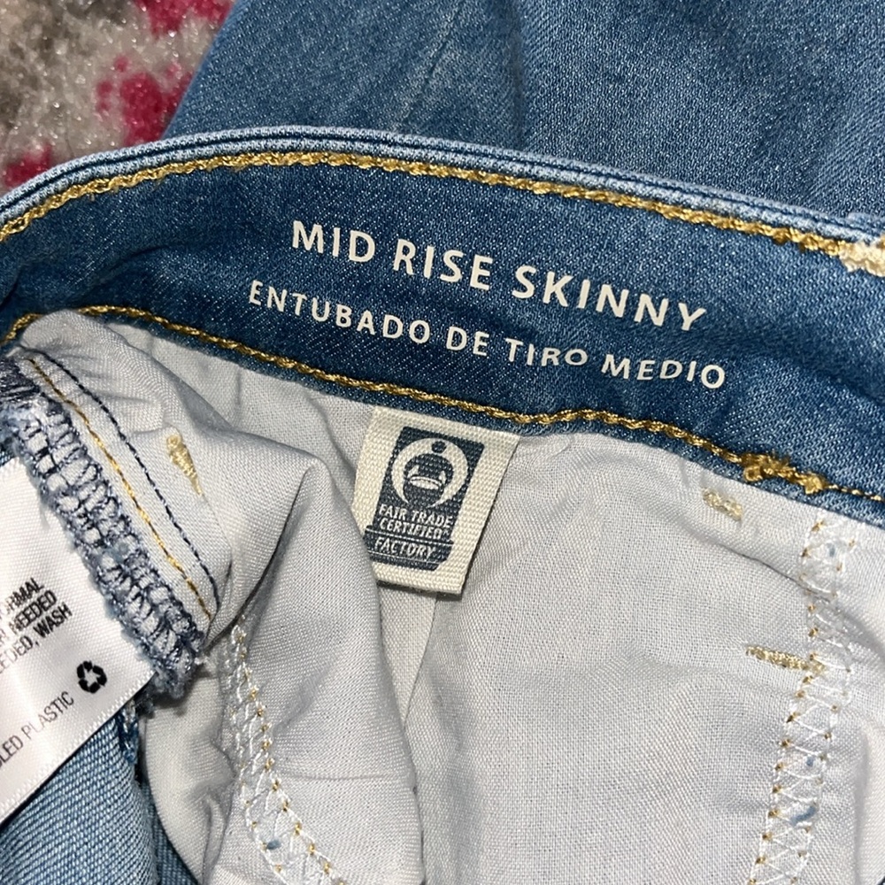 Universal Thread Mid Rise Skinny Jeans 🍁 - Picture 5 of 8